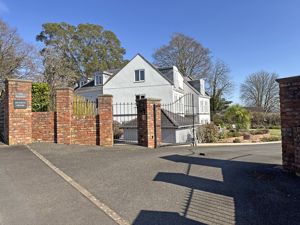 Photo 16- click for photo gallery